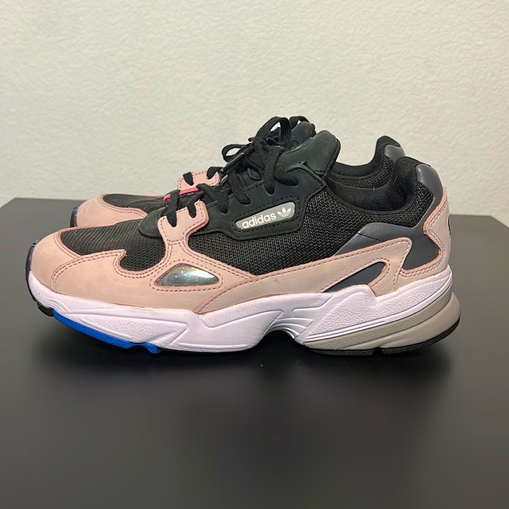 Adidas Falcon sneakers tennis shoes size 8 excellent condition black pink